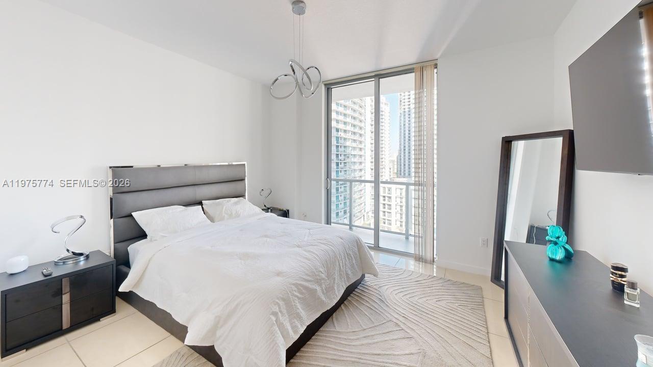 79 SW 12th St 2206-S