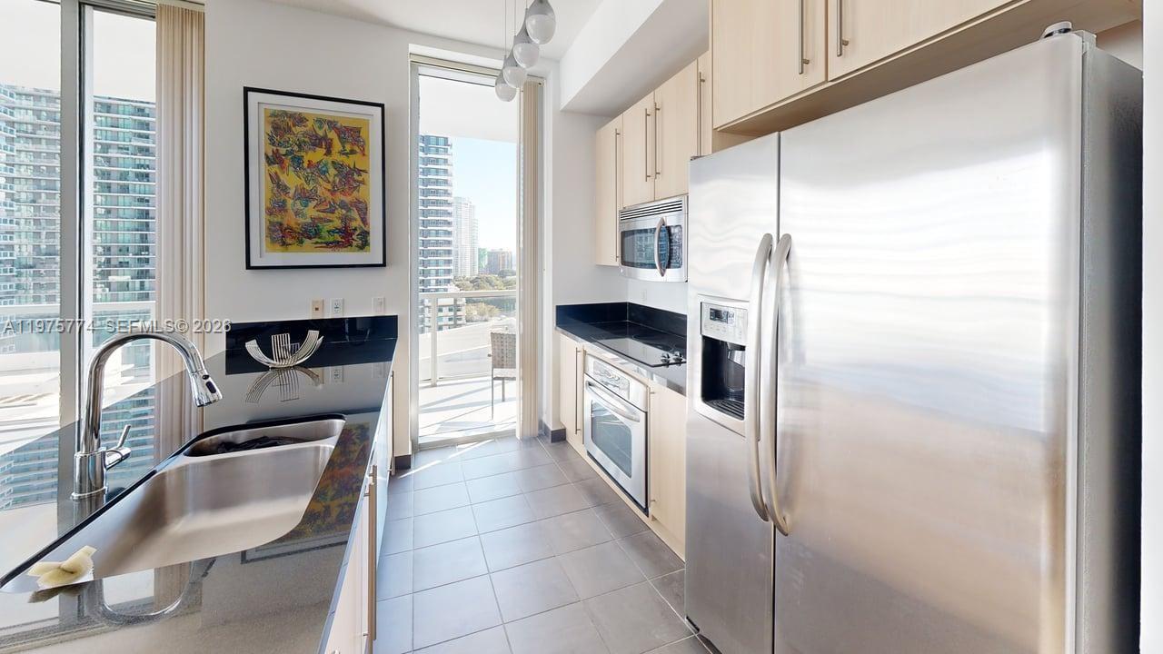 79 SW 12th St 2206-S