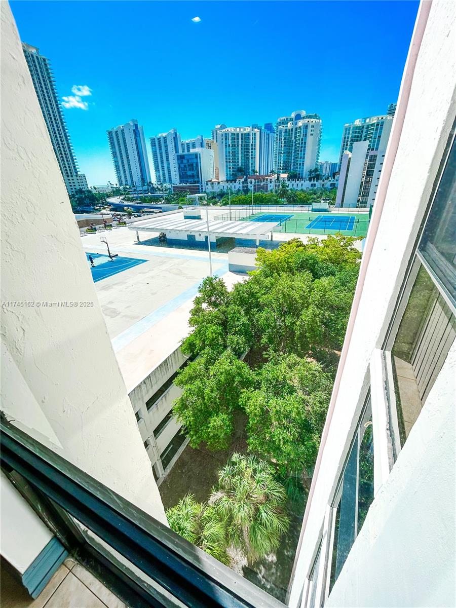 PLAZA OF AMERICAS CONDO P - Residential
