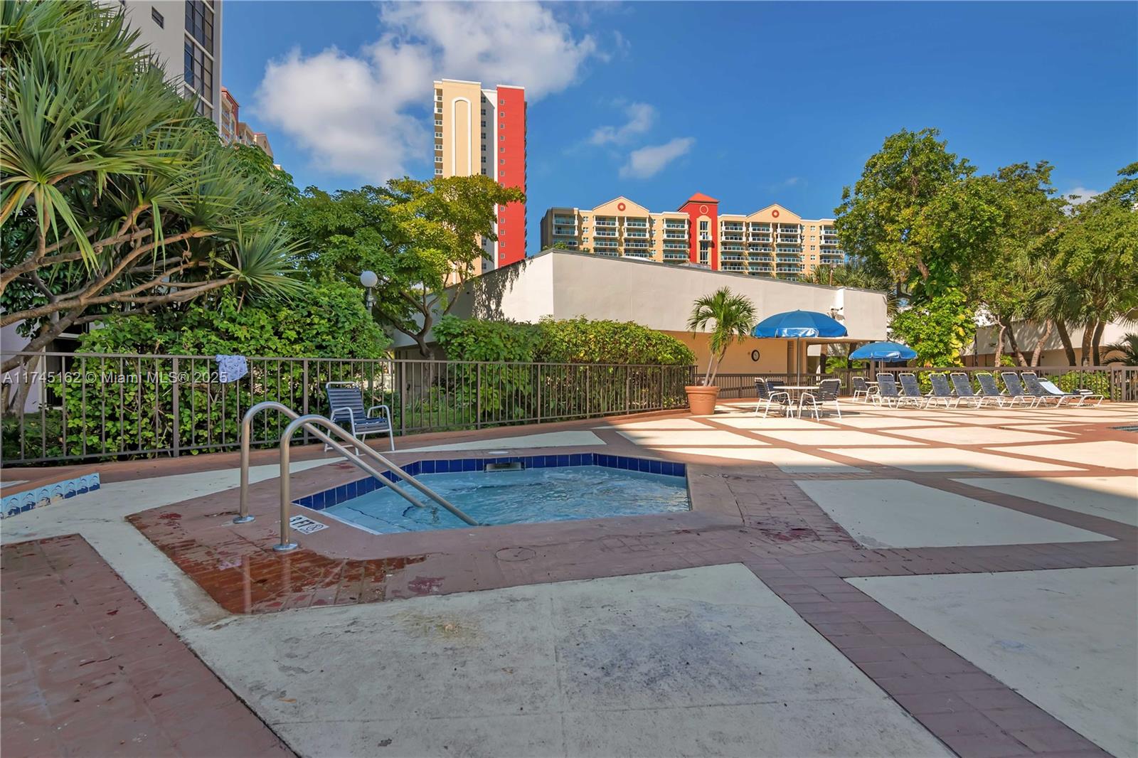 PLAZA OF AMERICAS CONDO P - Residential