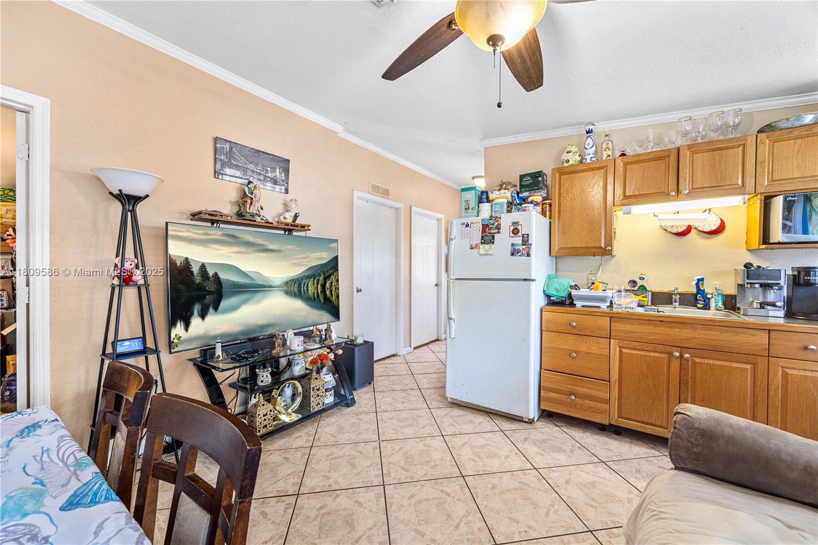2600 E Marina Dr