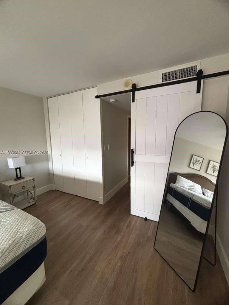 WINSTON TOWERS 200 - Residential