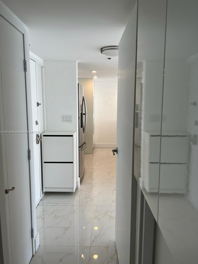THE GRANDVIEW PALACE COND - Residential Lease