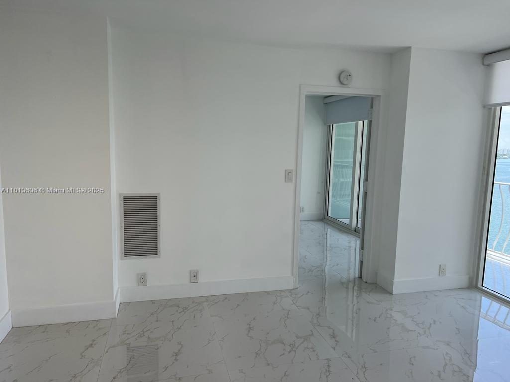 THE GRANDVIEW PALACE COND - Residential Lease