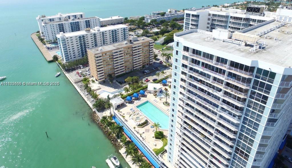 THE GRANDVIEW PALACE COND - Residential Lease