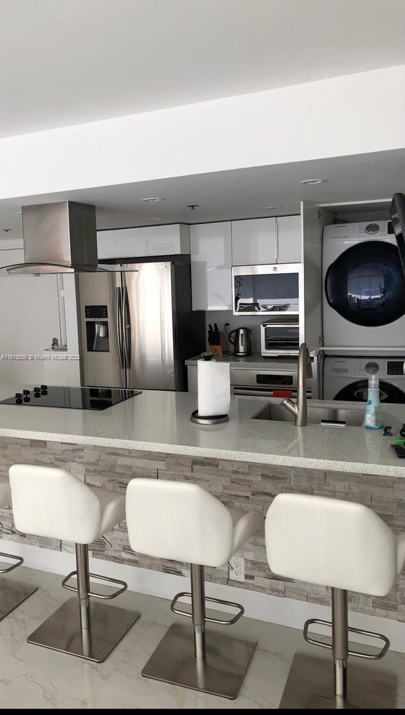 THE GRANDVIEW PALACE COND - Residential Lease
