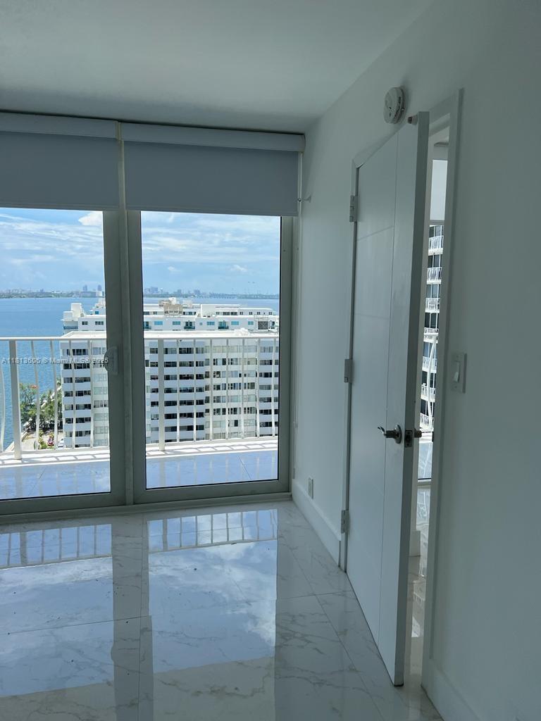 THE GRANDVIEW PALACE COND - Residential Lease