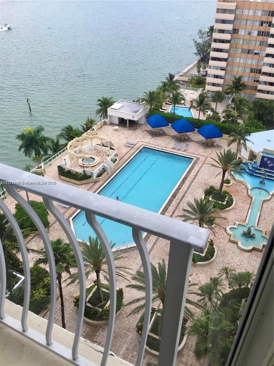 THE GRANDVIEW PALACE COND - Residential Lease