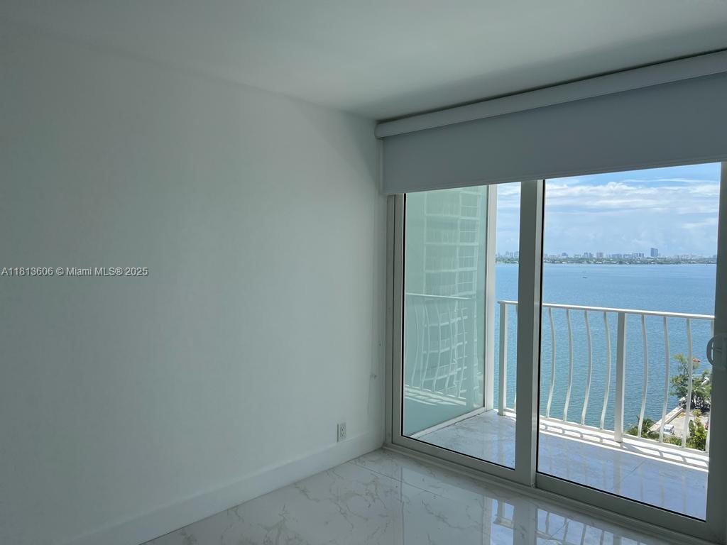 THE GRANDVIEW PALACE COND - Residential Lease