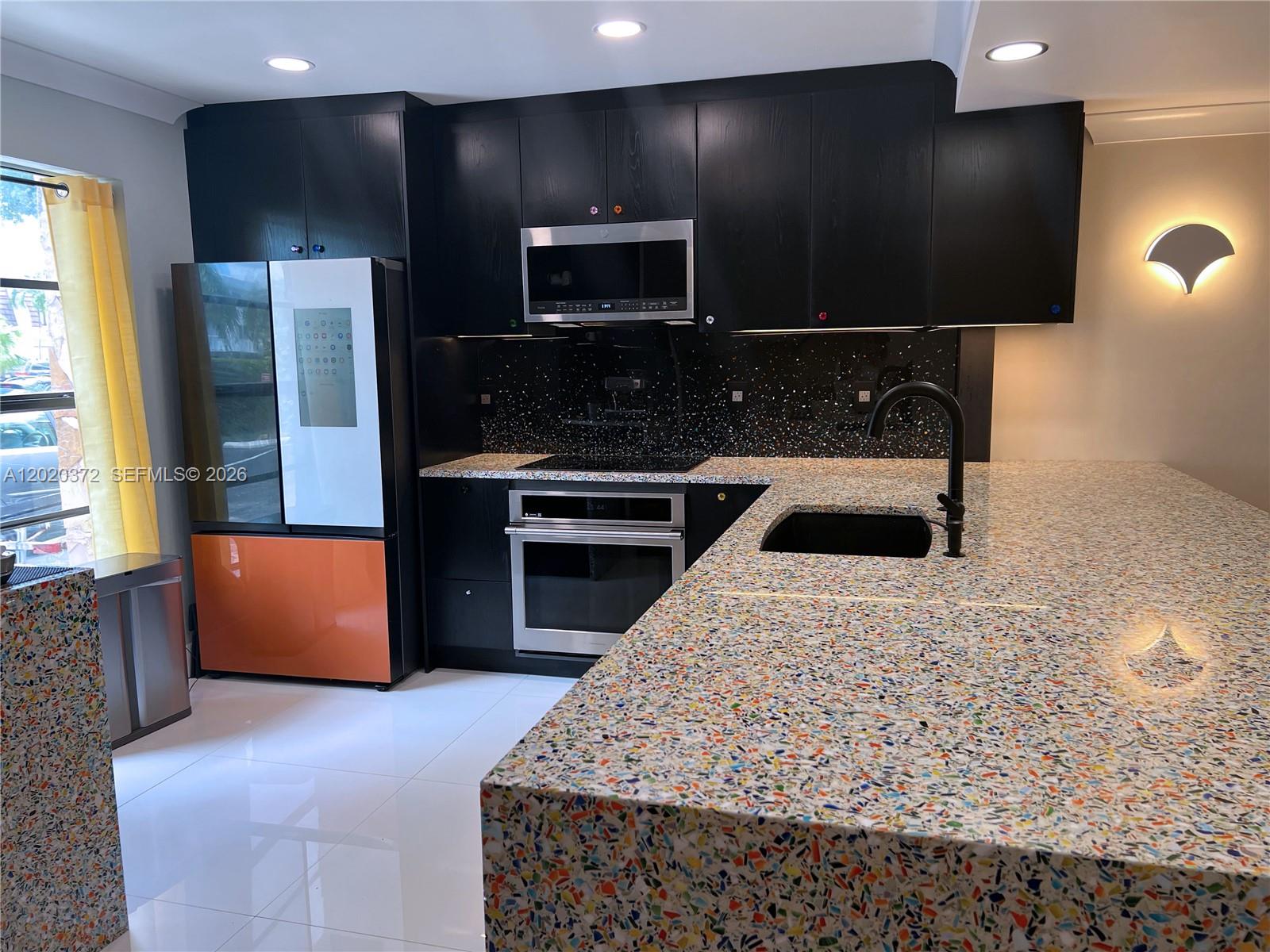 BEACH CLUB VILLAS CONDO - Residential
