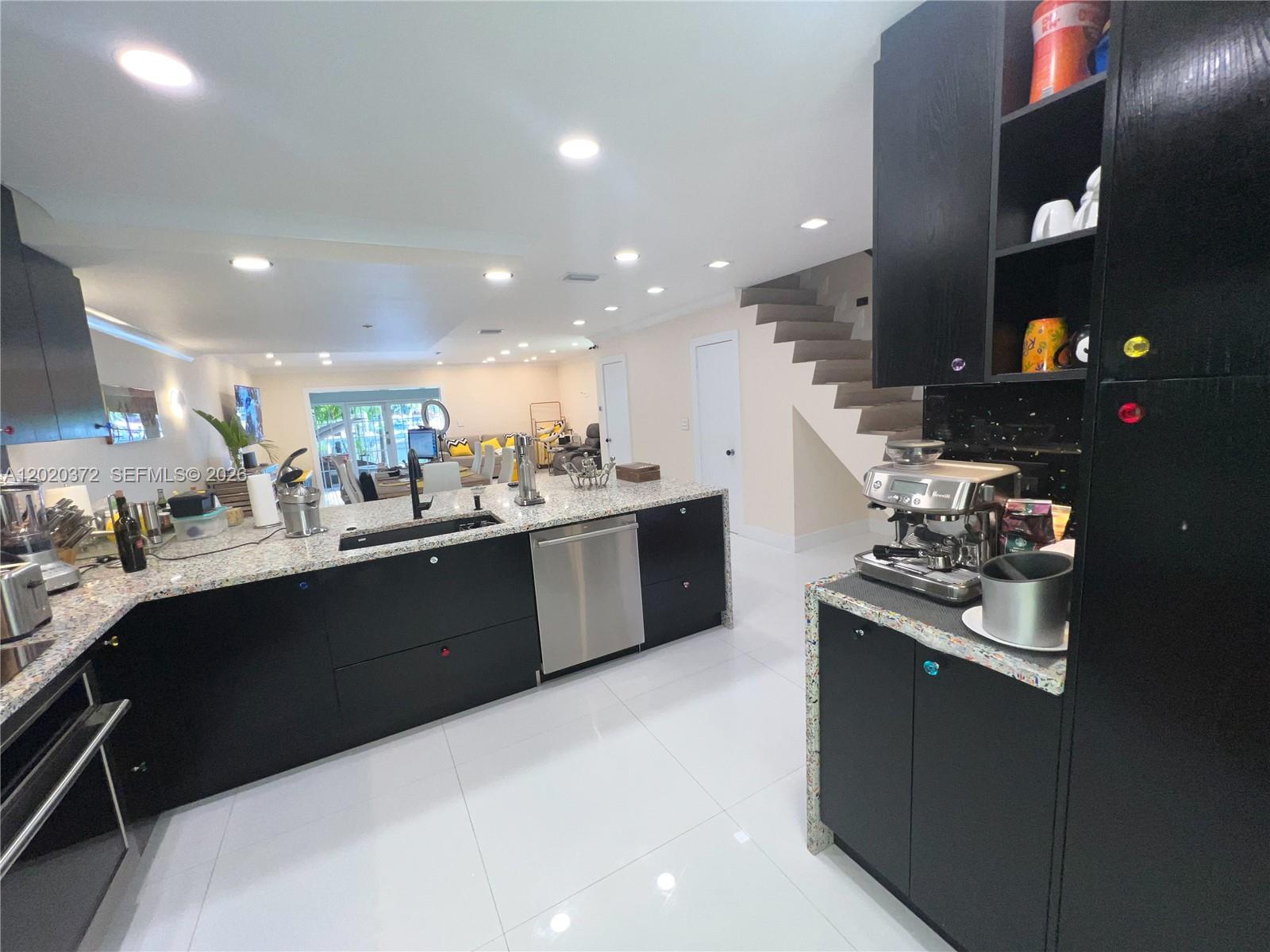 BEACH CLUB VILLAS CONDO - Residential