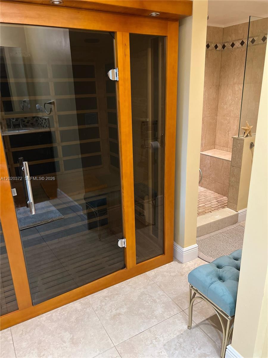 BEACH CLUB VILLAS CONDO - Residential