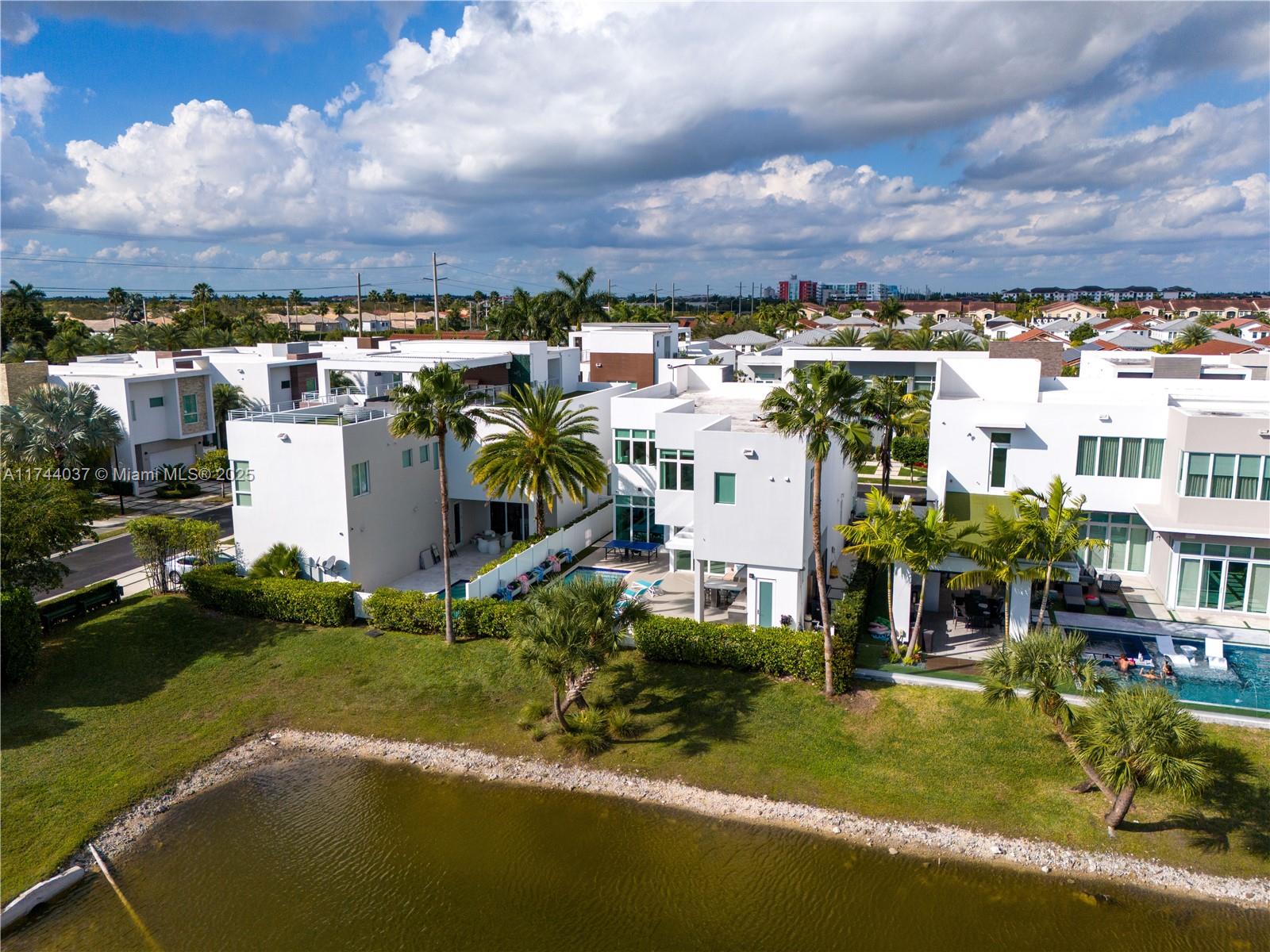 GRAND FLORIDIAN ESTATES - Residential