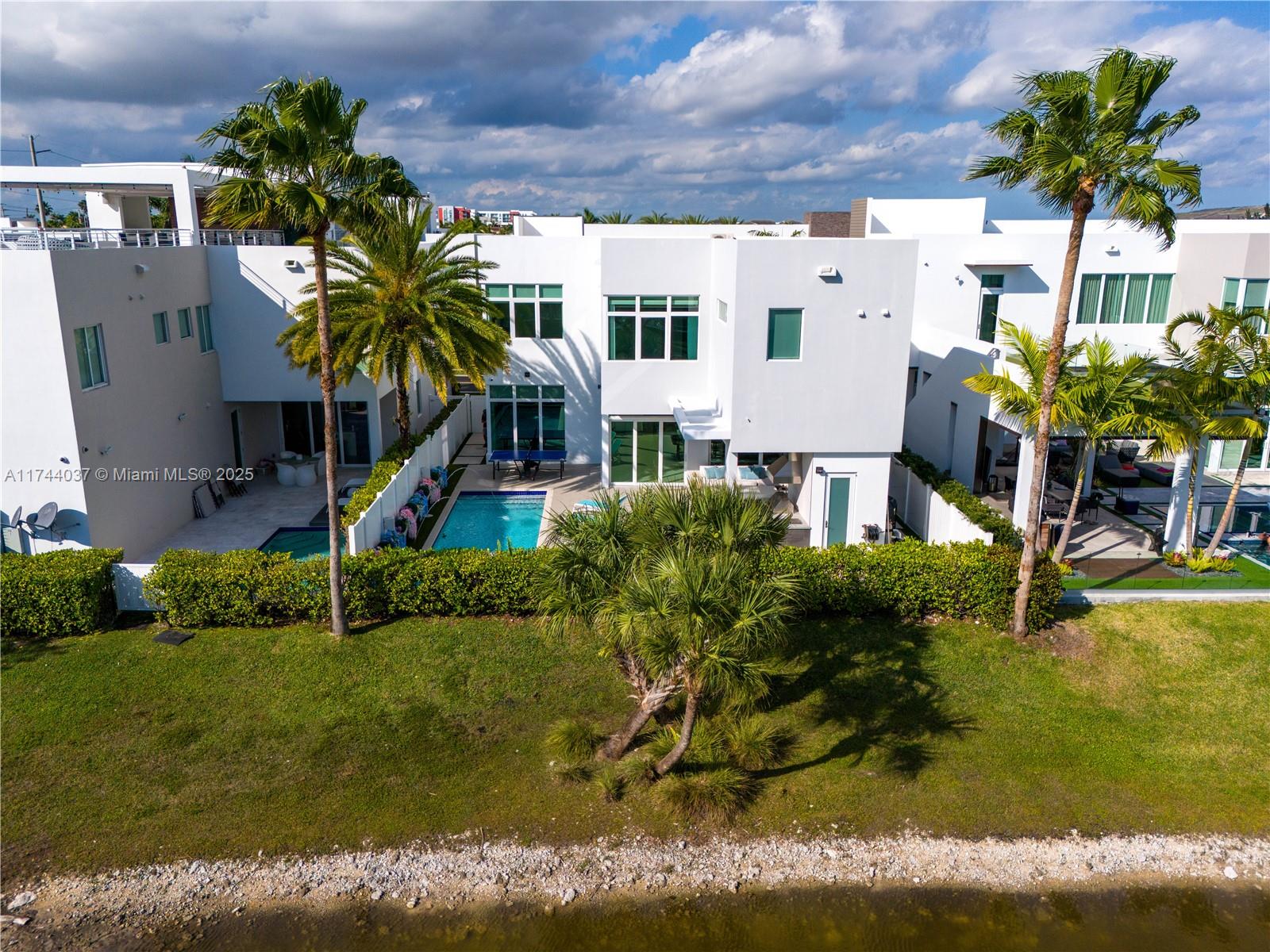 GRAND FLORIDIAN ESTATES - Residential