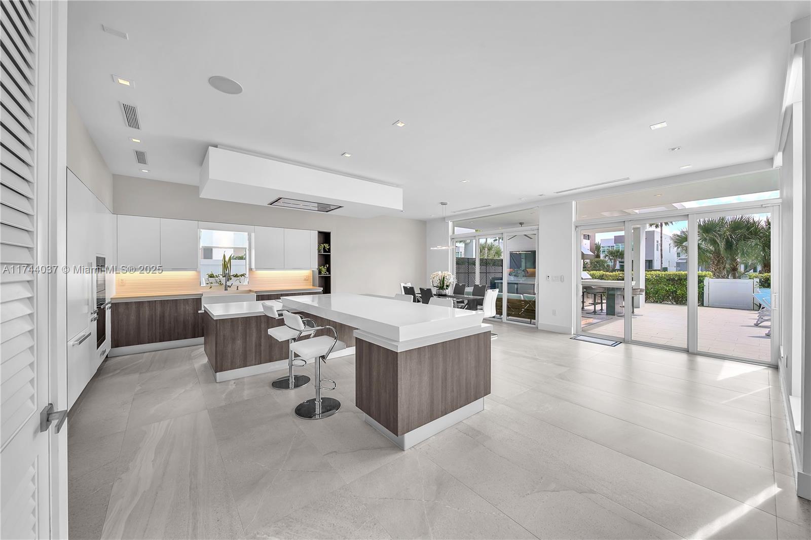 GRAND FLORIDIAN ESTATES - Residential