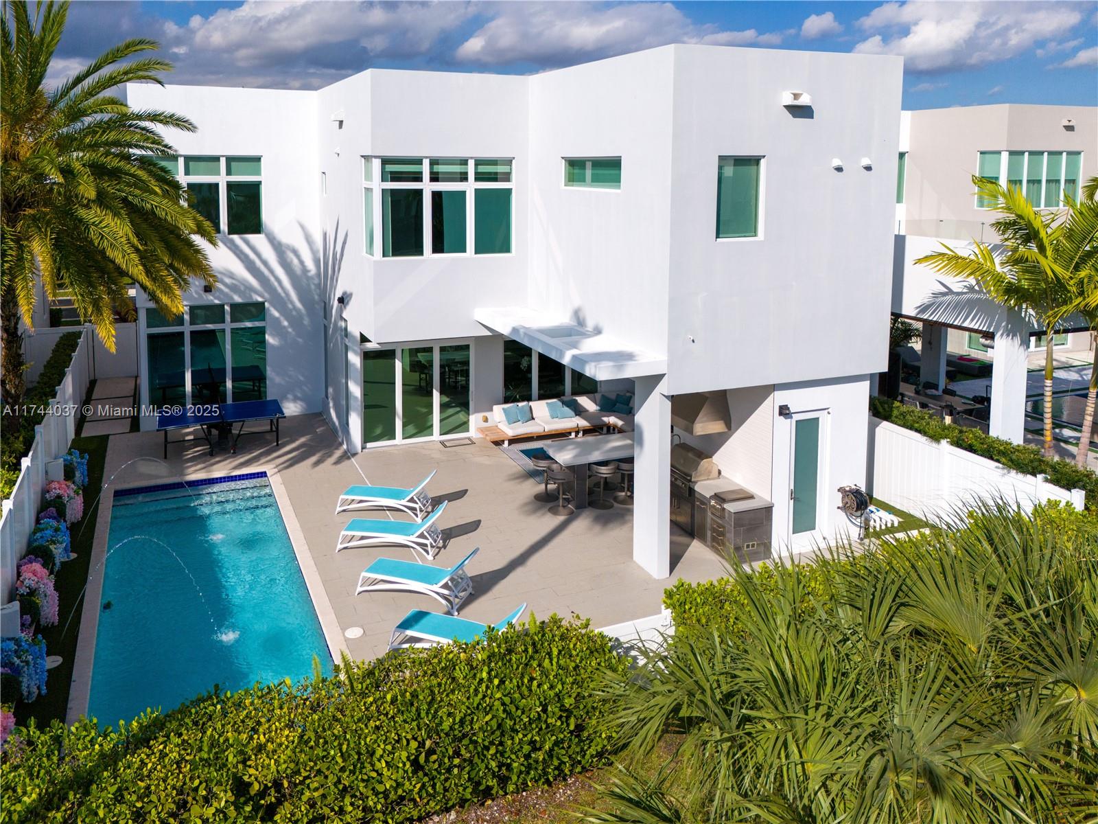 GRAND FLORIDIAN ESTATES - Residential