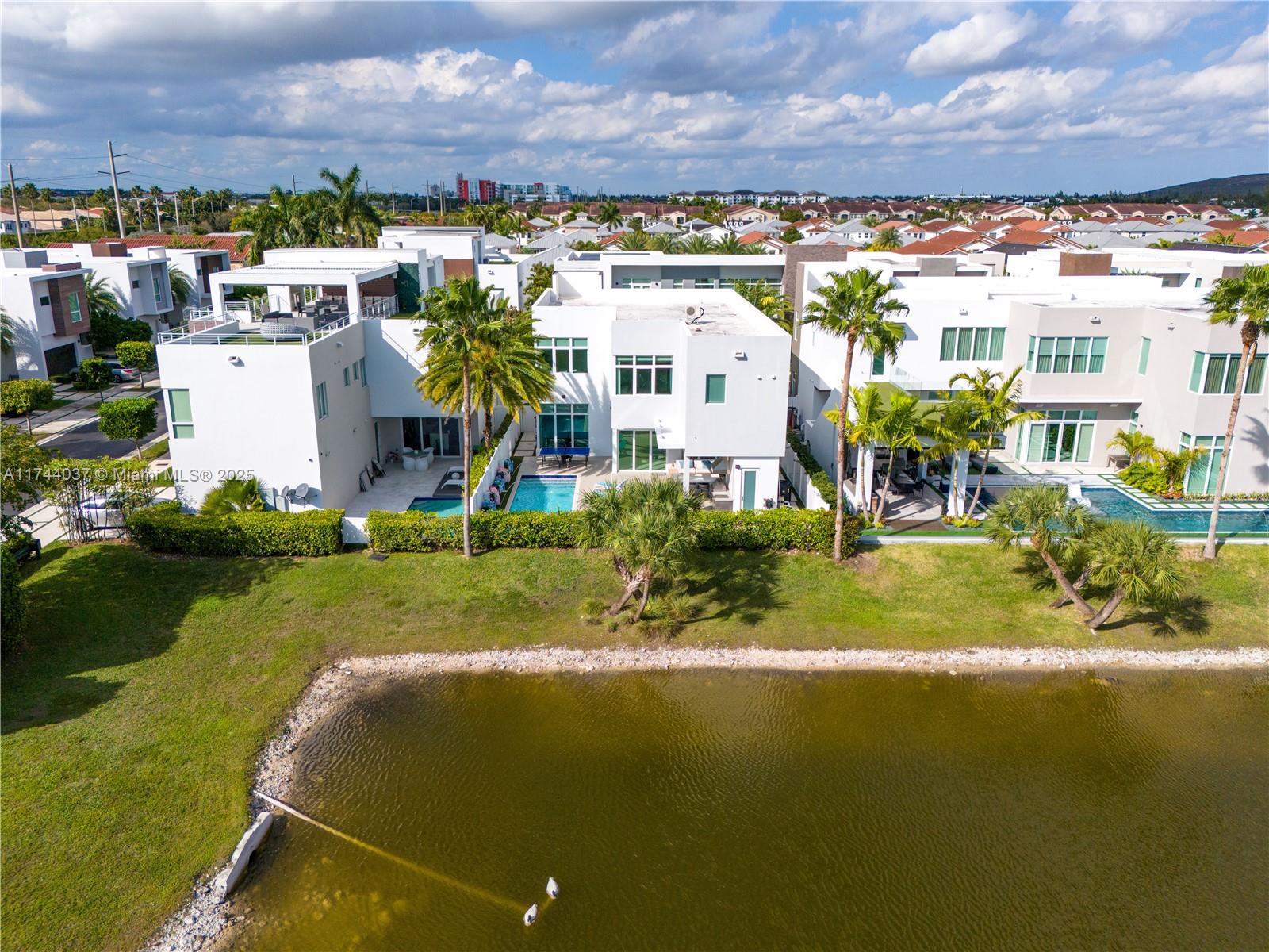 GRAND FLORIDIAN ESTATES - Residential