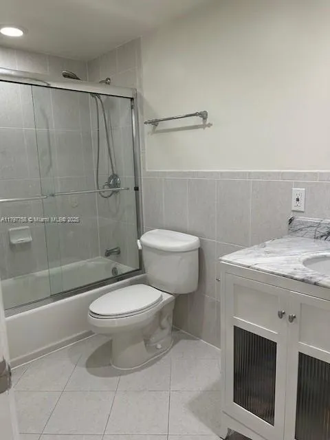 Key Biscayne, Florida 33149, United States, 2 Bedrooms Bedrooms, ,2 BathroomsBathrooms,Residential,Active,123968