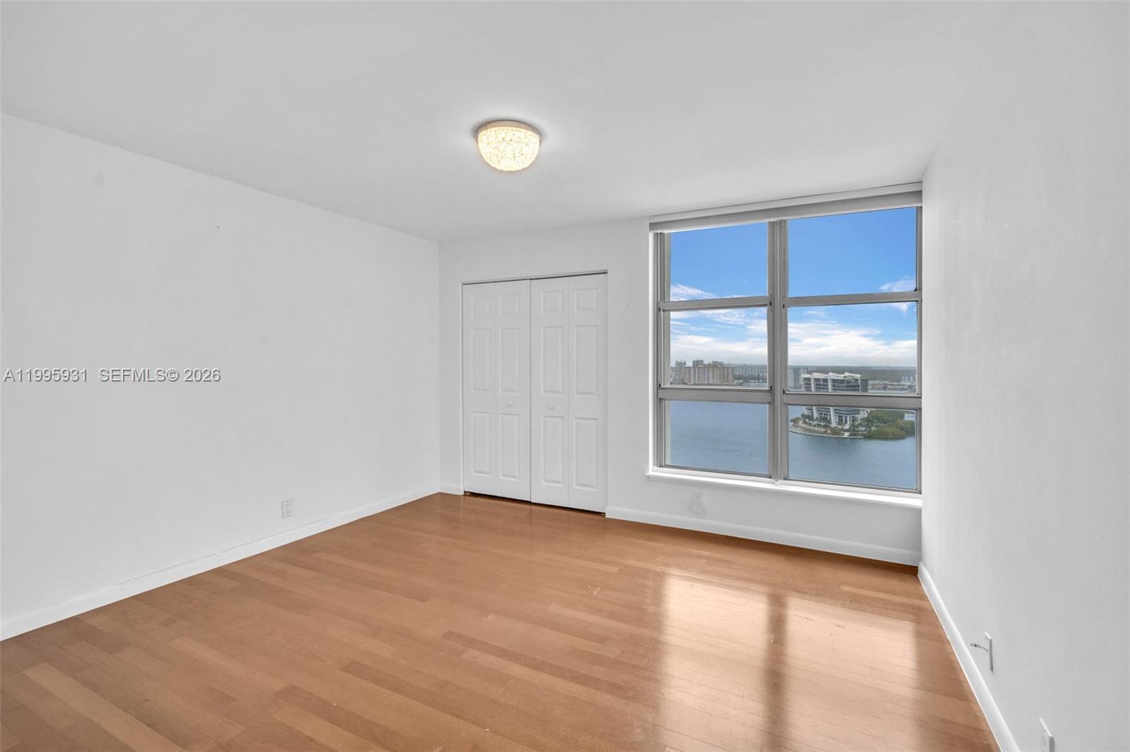 MYSTIC POINTE TOWER 400 C - Residential