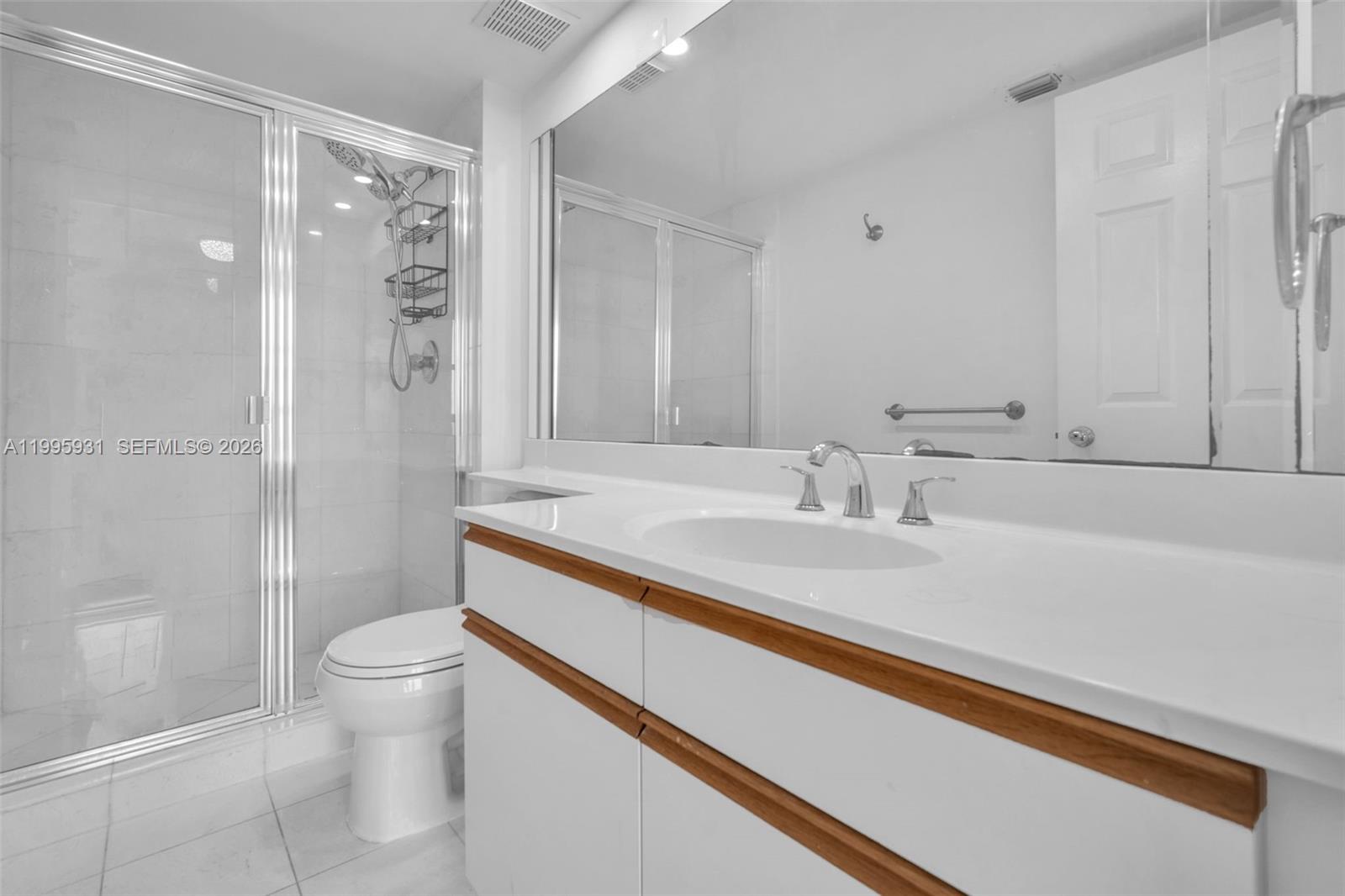 MYSTIC POINTE TOWER 400 C - Residential