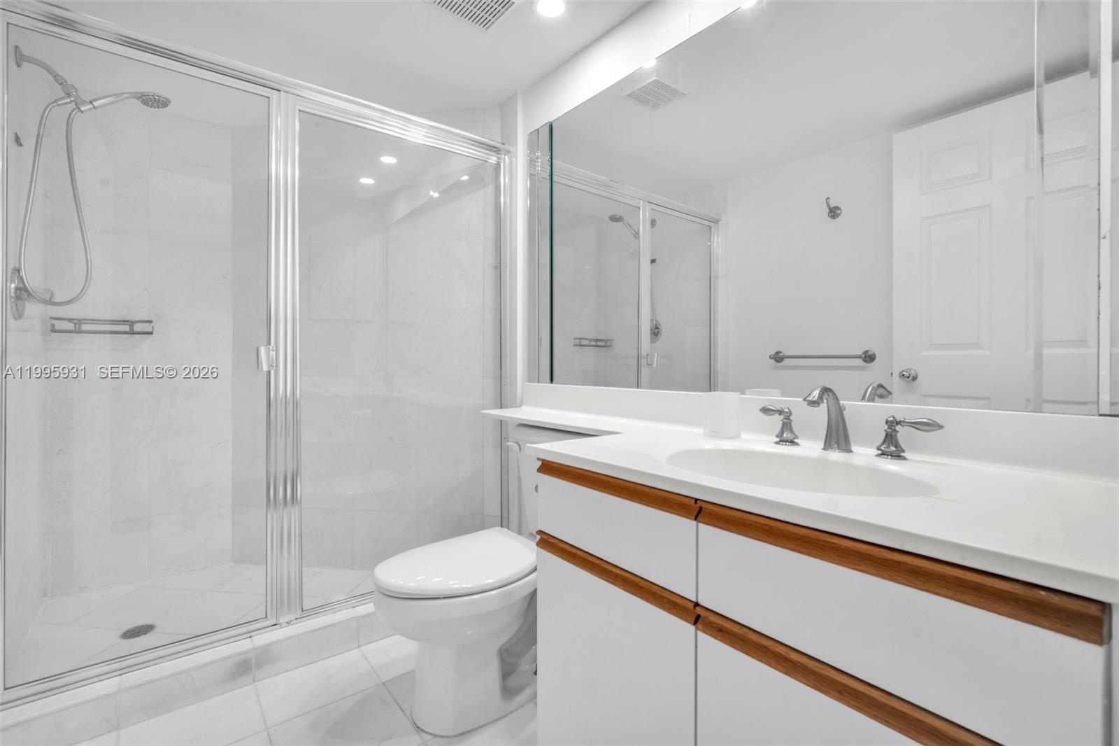 MYSTIC POINTE TOWER 400 C - Residential