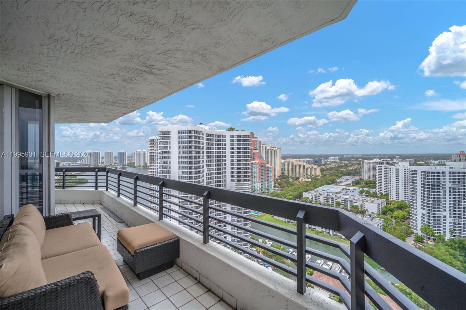 MYSTIC POINTE TOWER 400 C - Residential