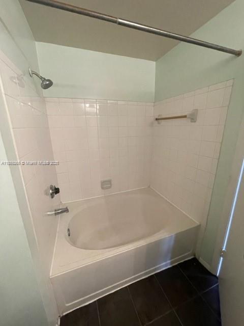 PALM LAKE CONDO - Residential Lease