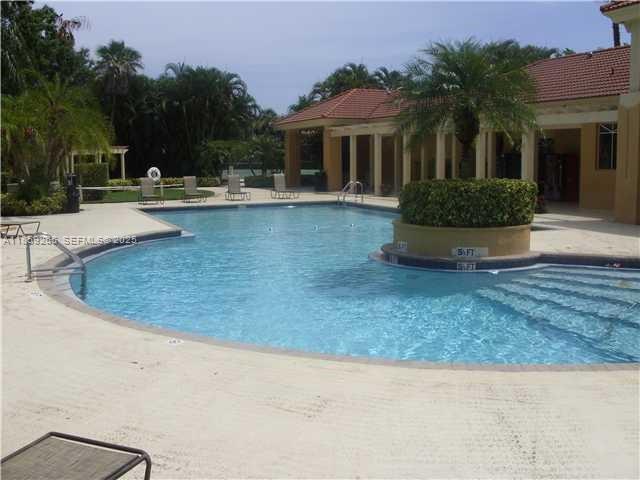 PALM LAKE CONDO - Residential Lease