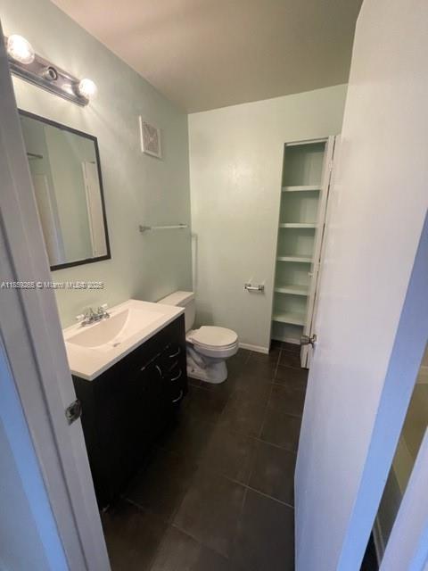 PALM LAKE CONDO - Residential Lease