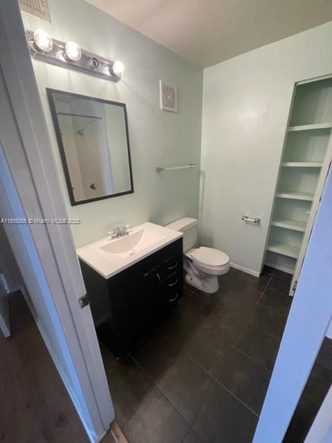 PALM LAKE CONDO - Residential Lease