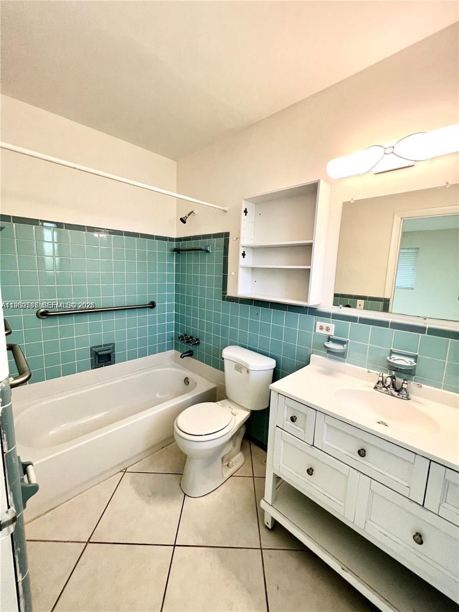 CORAL GABLES RIVIERA SEC - Residential Lease