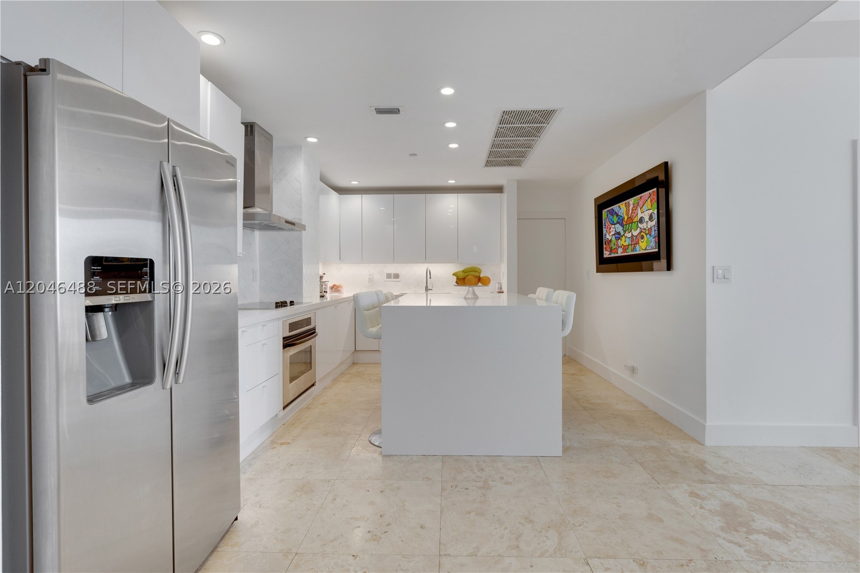 2301 Collins Ave PH22