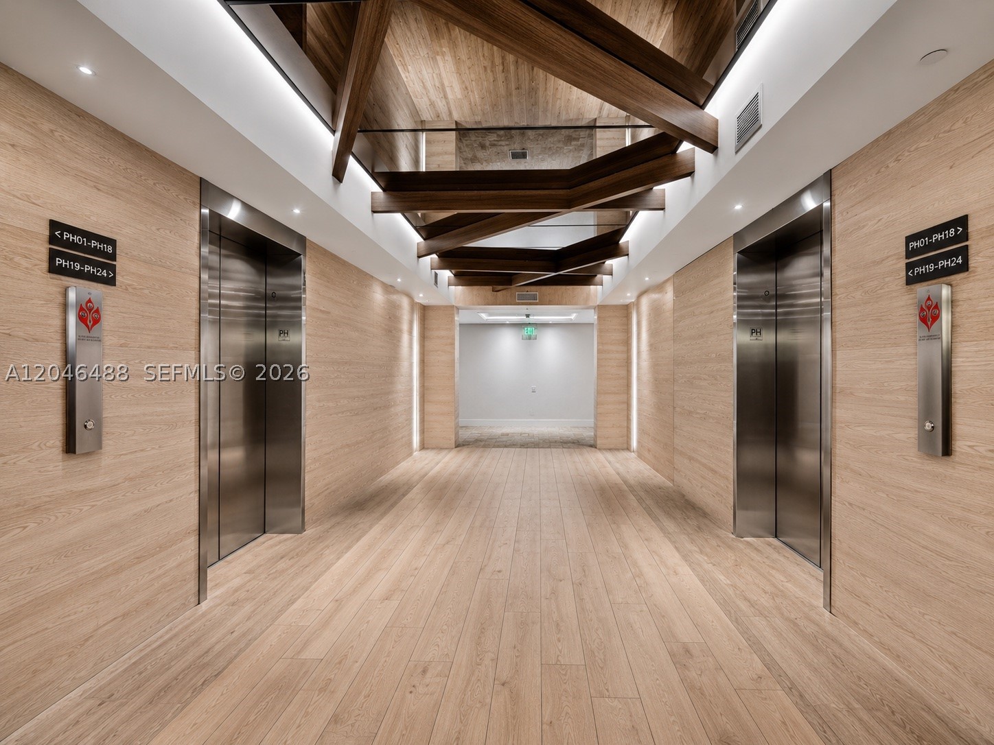2301 Collins Ave PH22
