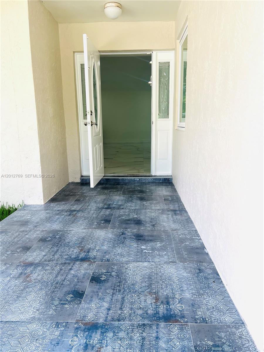 MEADOW WOOD MANOR SEC 7 - Residential Lease