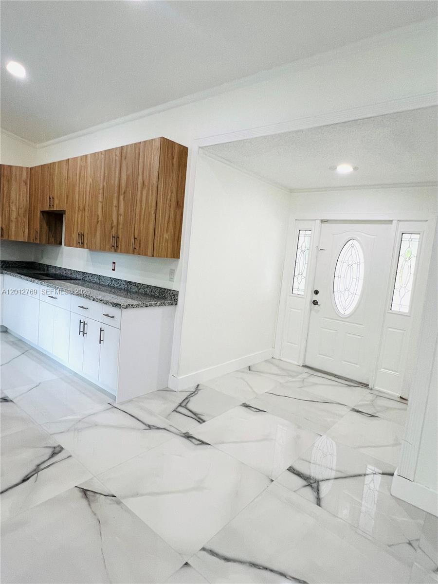 MEADOW WOOD MANOR SEC 7 - Residential Lease