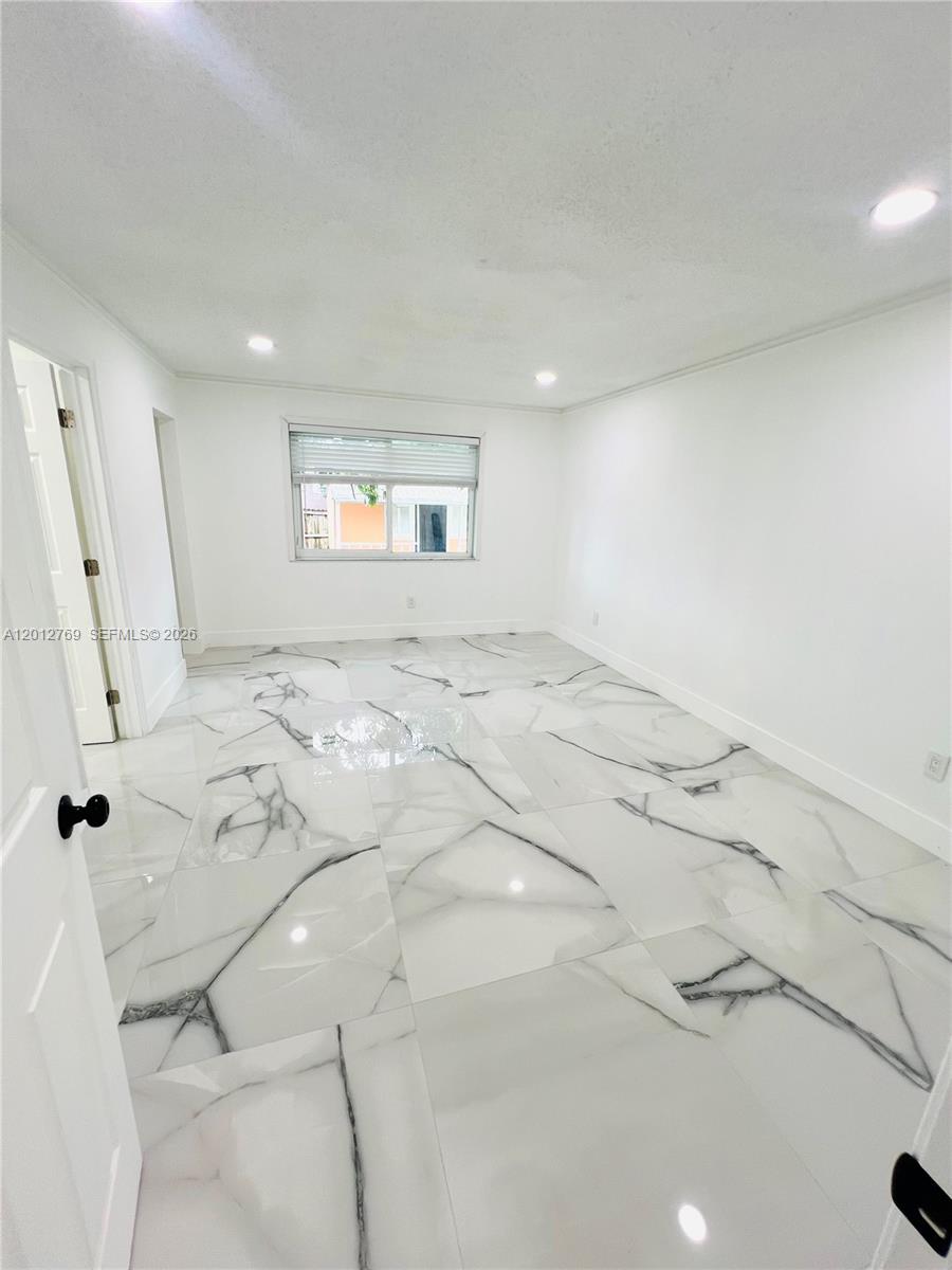 MEADOW WOOD MANOR SEC 7 - Residential Lease
