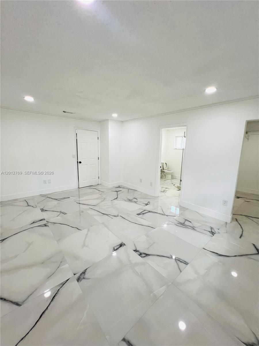 MEADOW WOOD MANOR SEC 7 - Residential Lease
