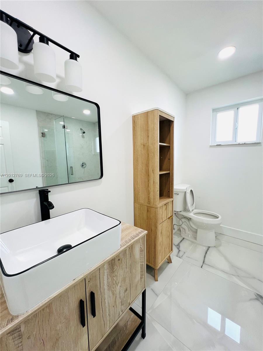 MEADOW WOOD MANOR SEC 7 - Residential Lease