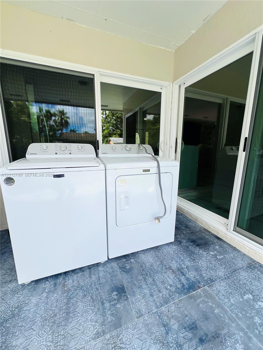 MEADOW WOOD MANOR SEC 7 - Residential Lease