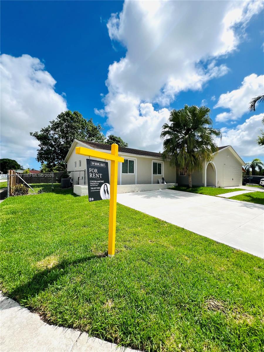 MEADOW WOOD MANOR SEC 7 - Residential Lease