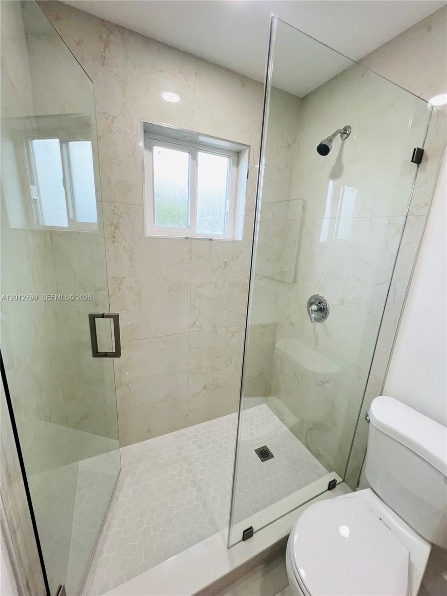MEADOW WOOD MANOR SEC 7 - Residential Lease