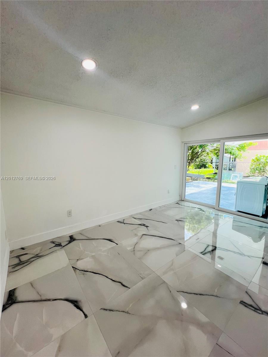 MEADOW WOOD MANOR SEC 7 - Residential Lease