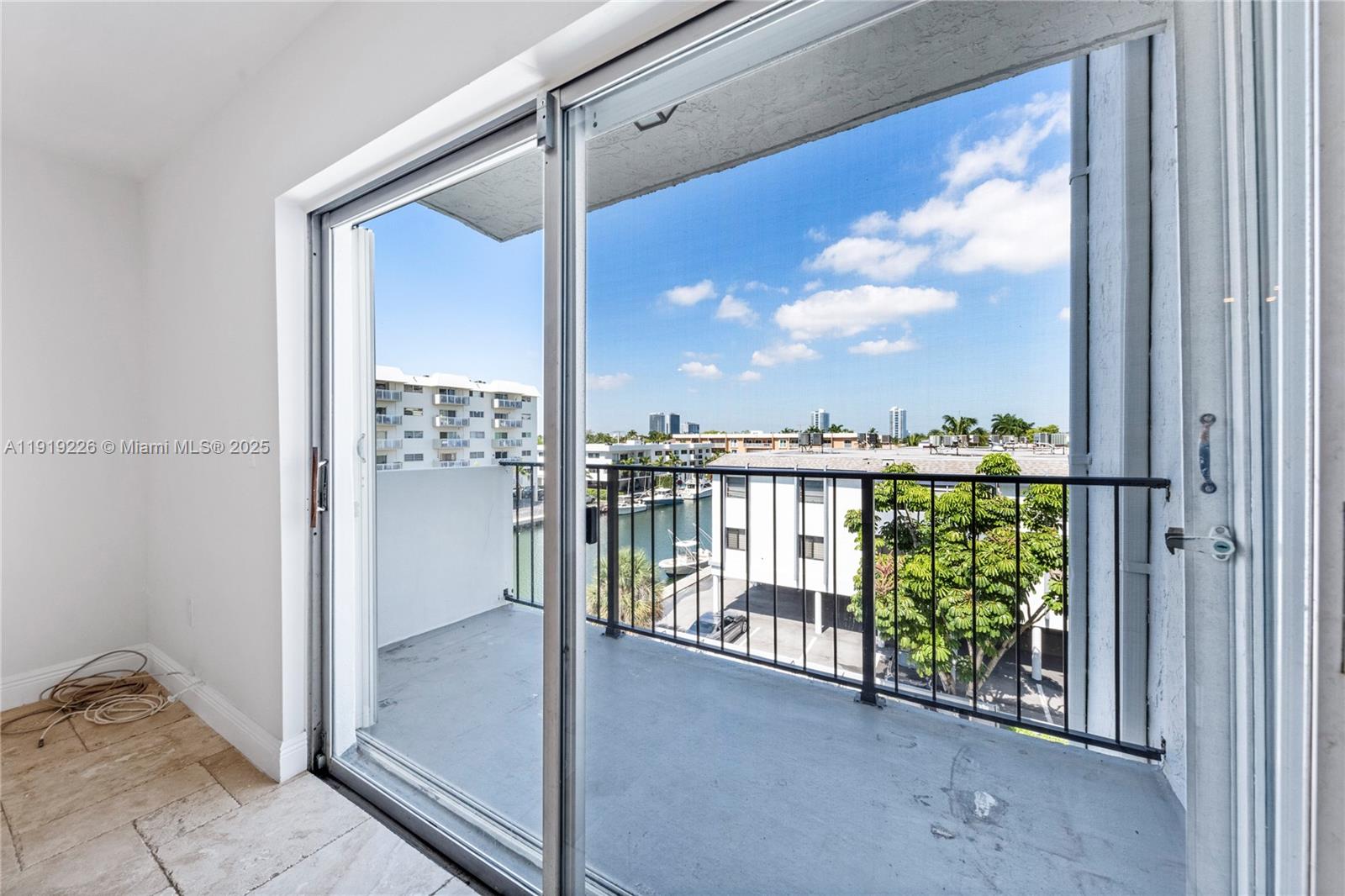 DOLPHIN CONDO - Residential Lease