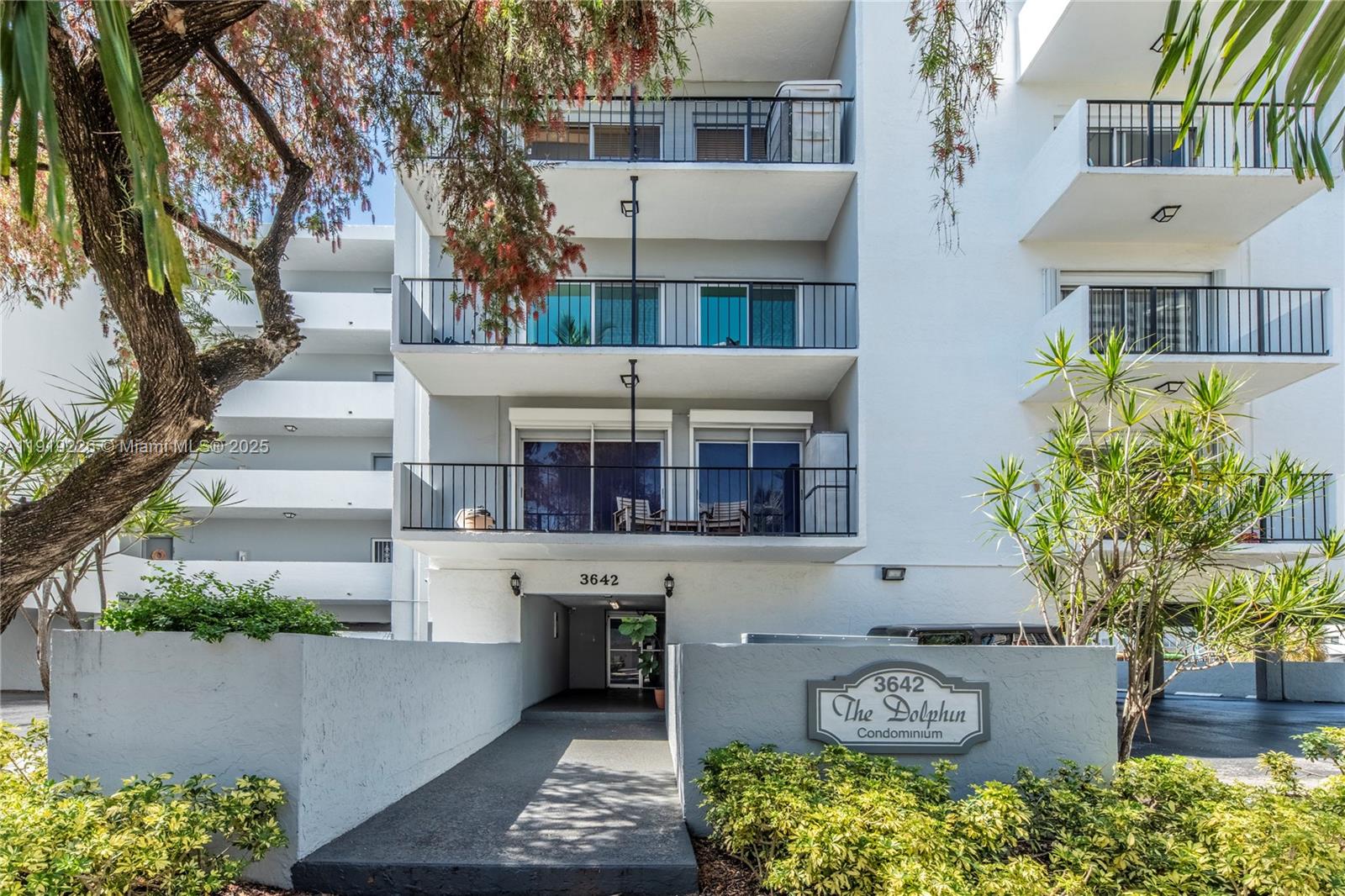 DOLPHIN CONDO - Residential Lease