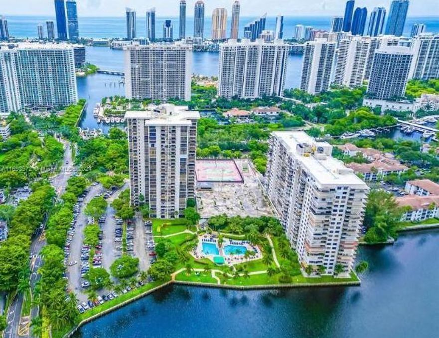Very Spacious and Bright 1 Bedroom Unit on South Side of Aventura situated on Dumfounding Bay & Williams Island Blvd. Open space, Remodeled kitchen w/ Gorgeous Quartz Tops & SS Appliances overlooking Dining & Living rooms ready to move-in! Great opportunity to live in a gated, secure building with plenty of amenities such as 24-hr valet and lobby attended. Tennis courts, heated waterfront pool, billiard room, library, spa, sauna, fitness center, party room & more! Parks, pedestrian walkways.