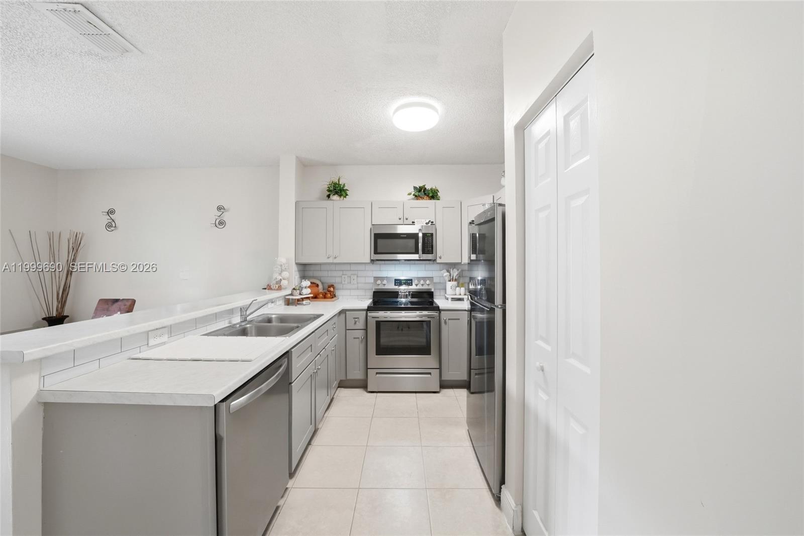 2263 SE 25th Ave 2263