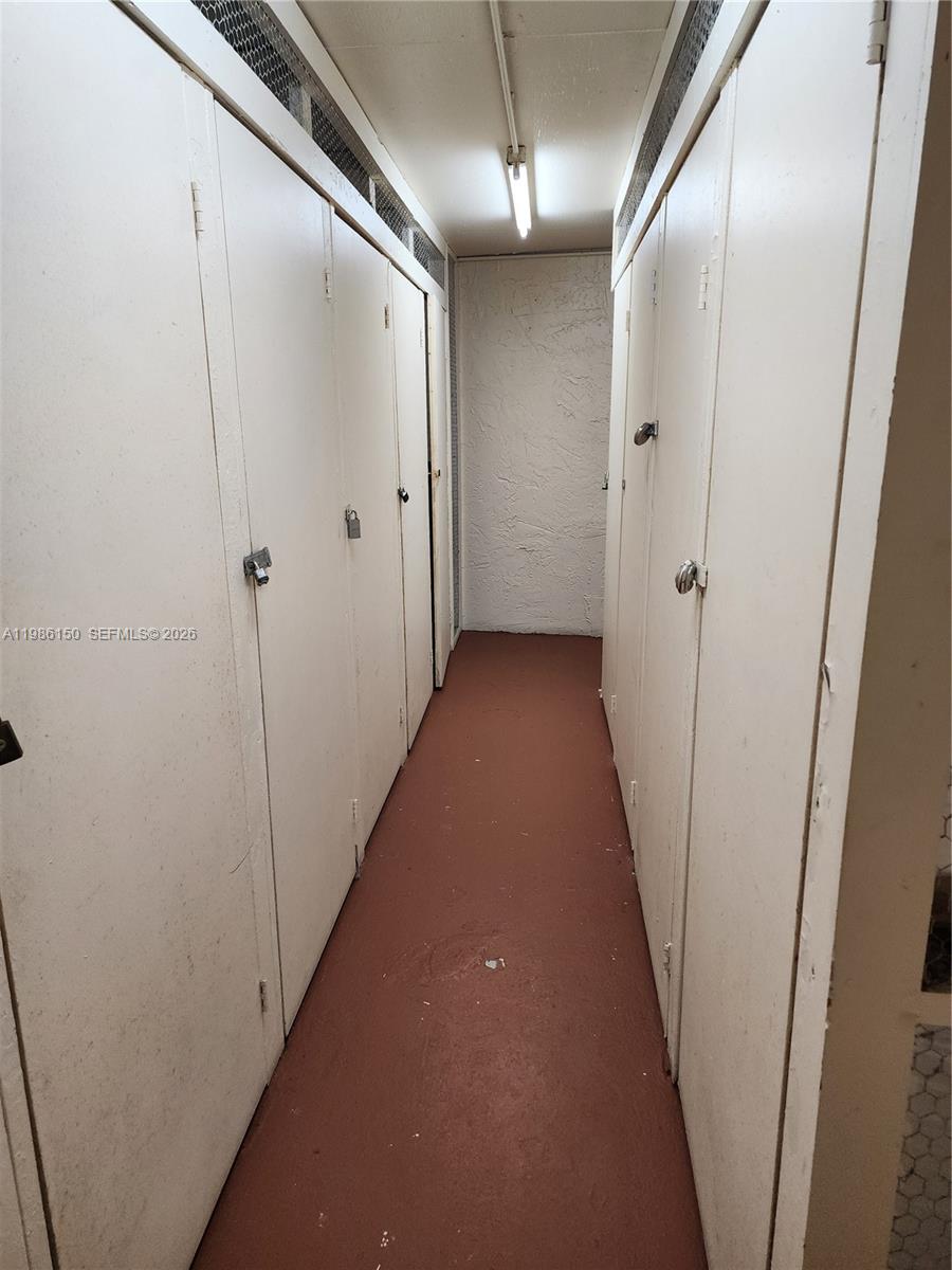 HOLLYBROOK GOLF AND - Residential Lease