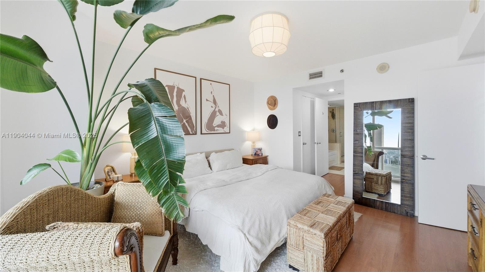 50 BISCAYNE CONDO - Residential