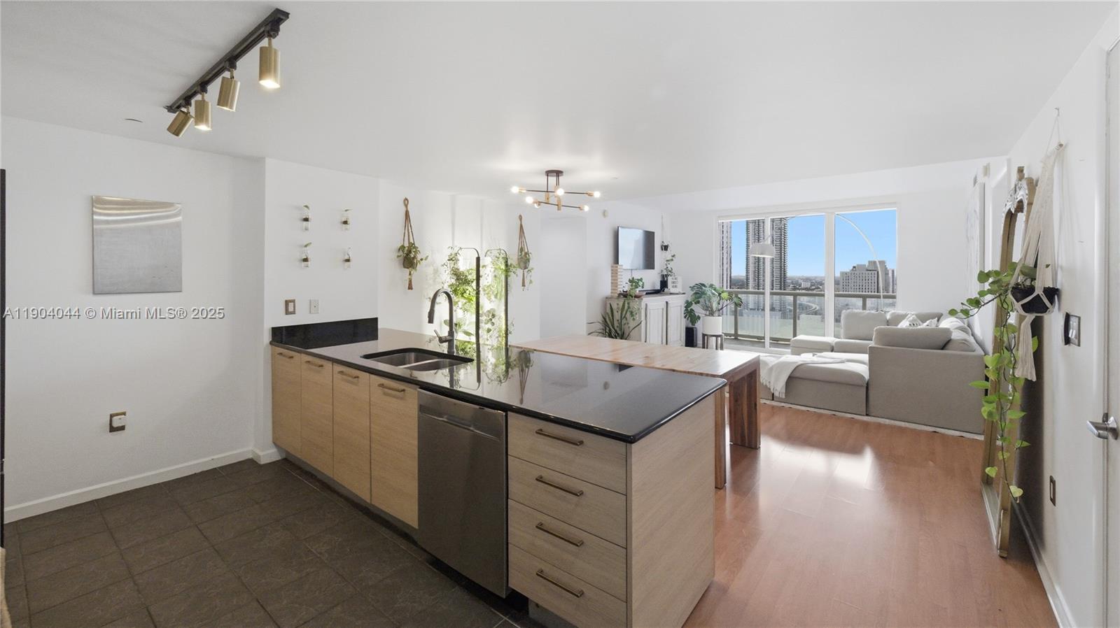 50 BISCAYNE CONDO - Residential