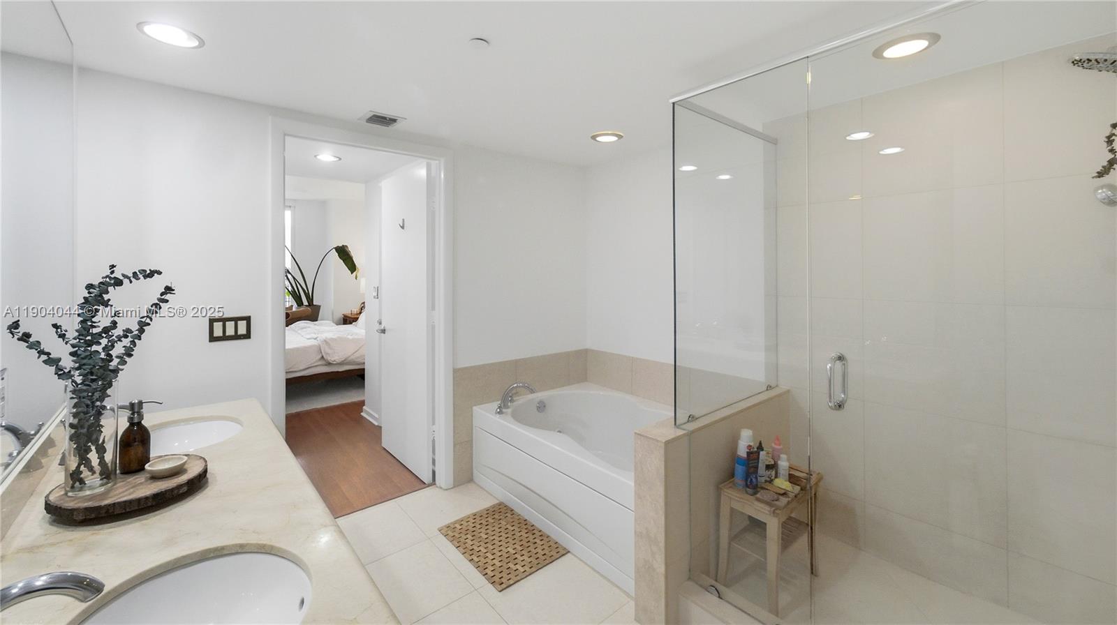 50 BISCAYNE CONDO - Residential